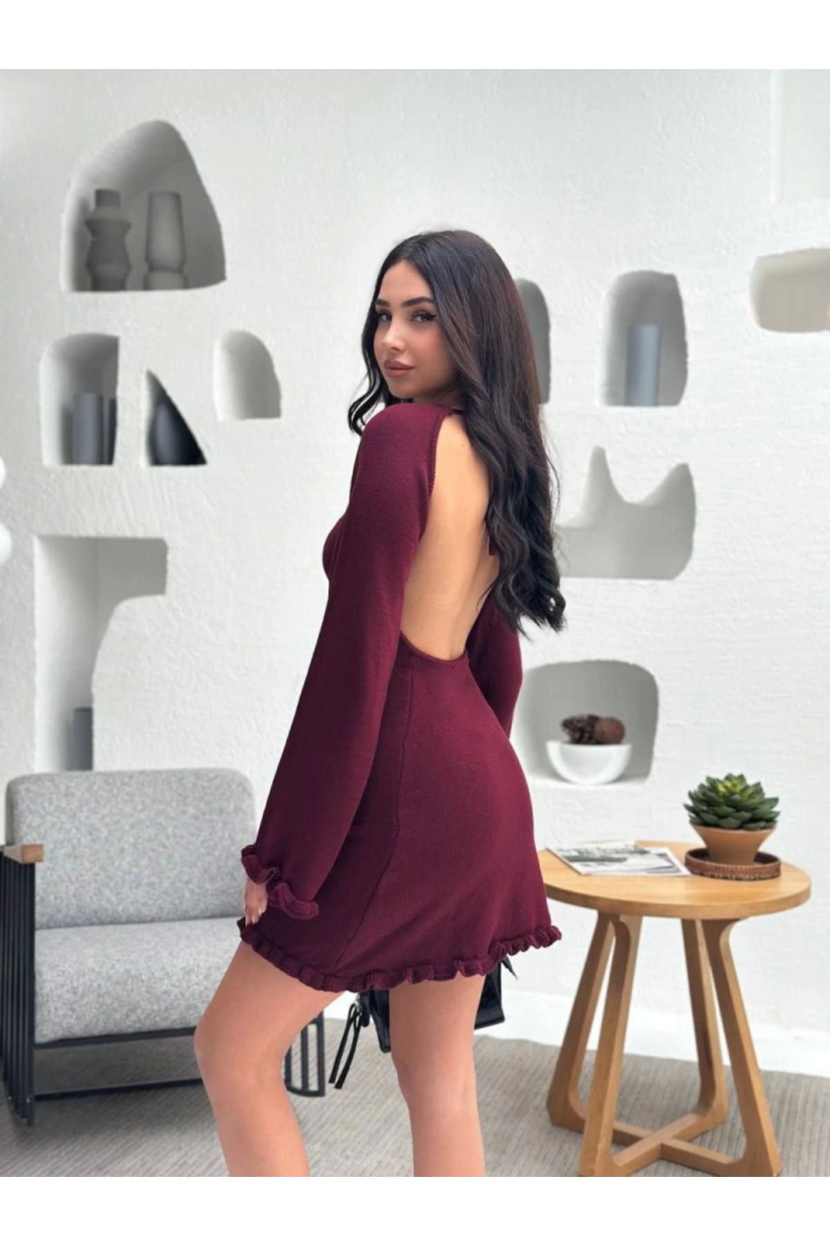 JANES-Mini Knitwear Dress with Back Window - Claret Red 2