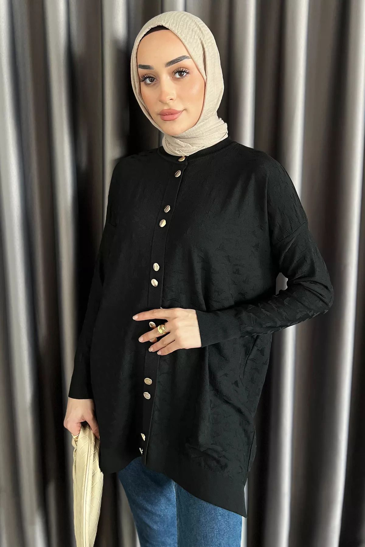 julude-Black Button Detailed Self Patterned Hijab Knitwear Cardigan 2