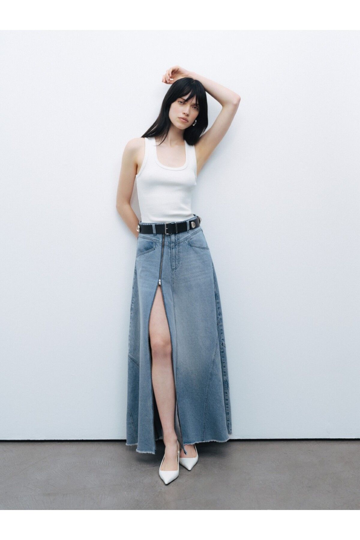 Nocturne-Maxi Denim Skirt with Slit Detail 4