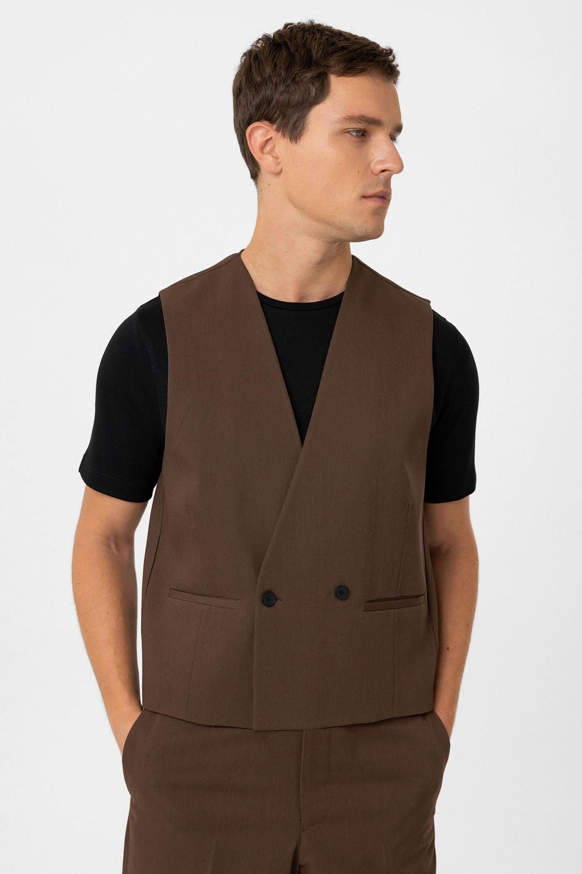 Antioch-Brown Men's Technical Relax Fit Vest 1