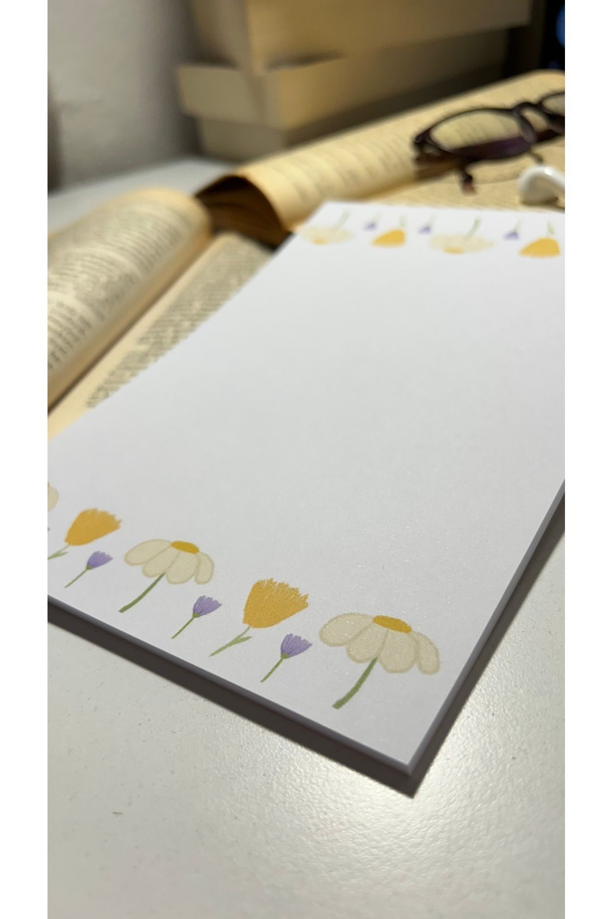 Handeto Kraft-Daisy and Purple Flower Notepad Check Pluck Notebook, Glue Memo Pad, A5 Notebook, Unlined Notepad 4