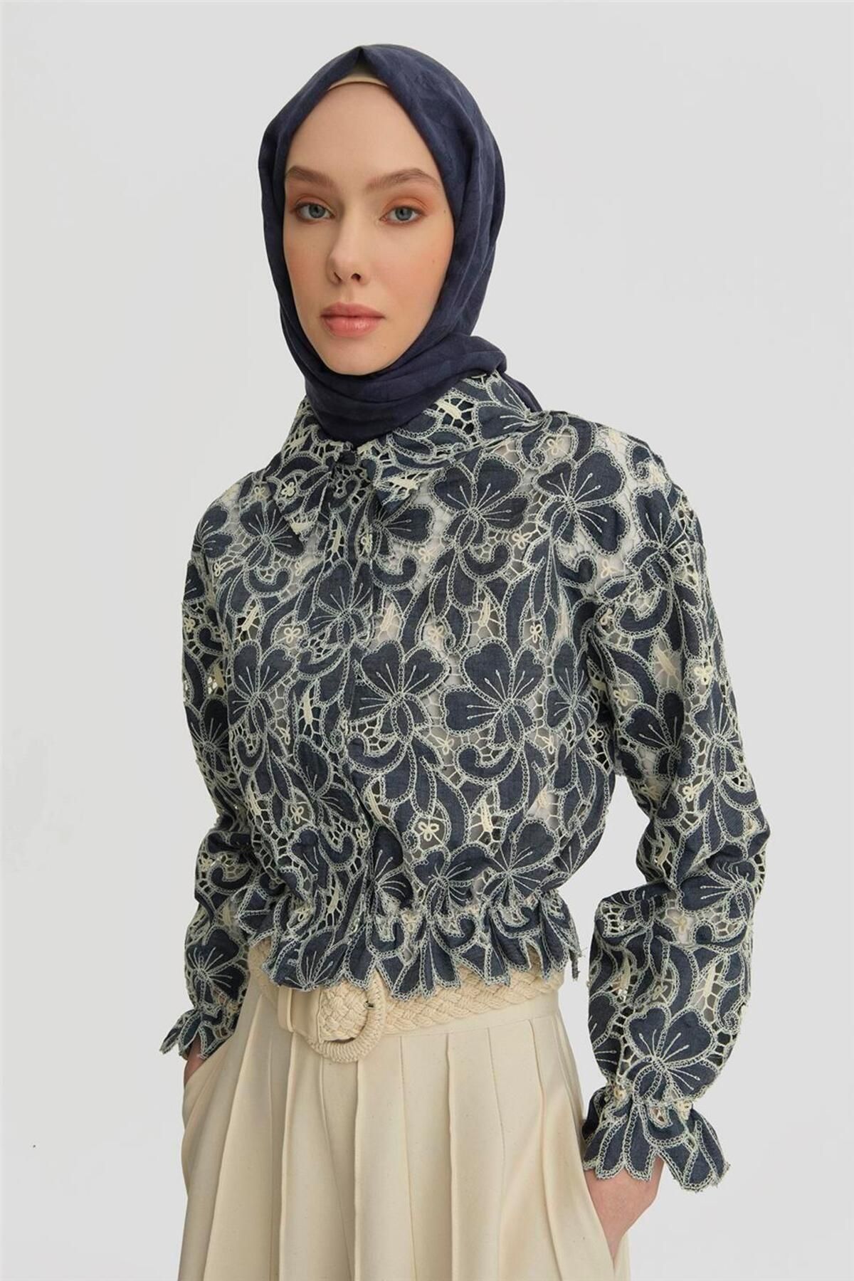 کت گلدوزی 25y5901 آبی سرمه ای Armine