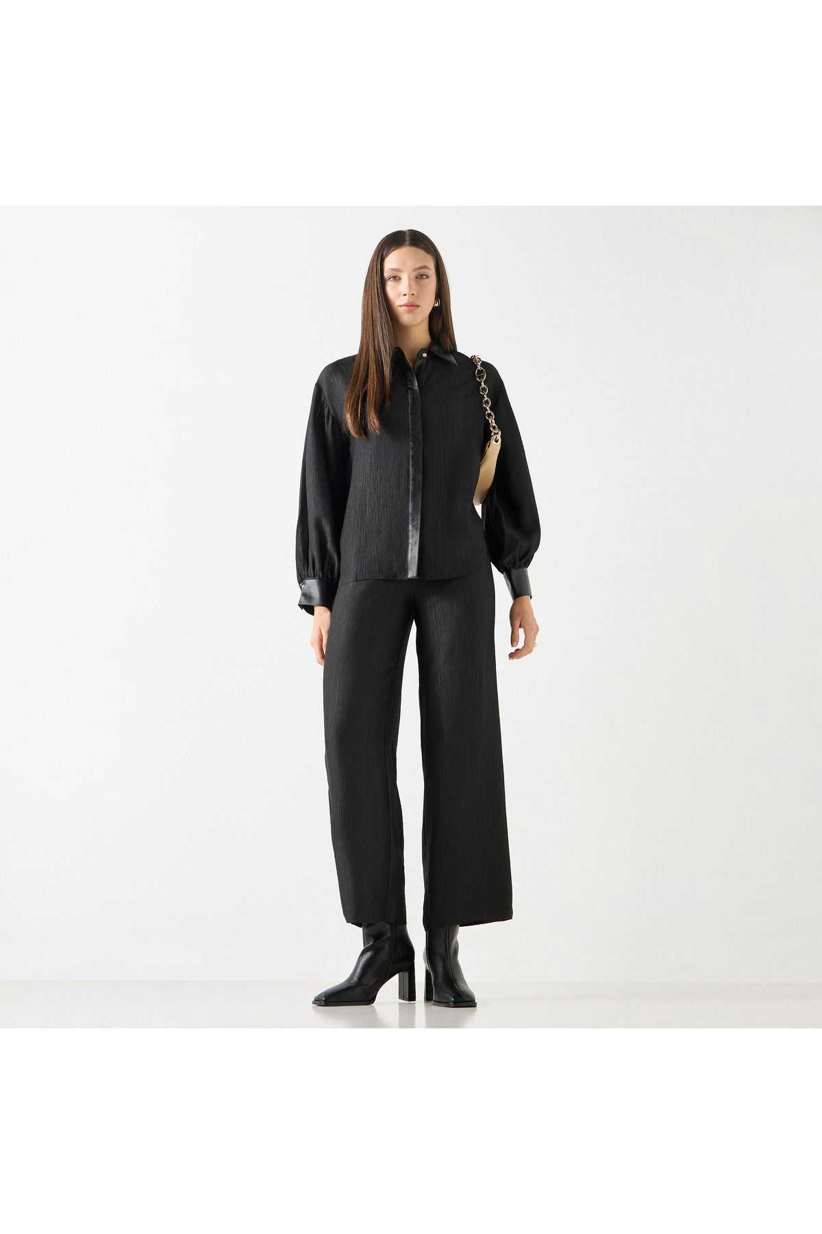 complete the look image