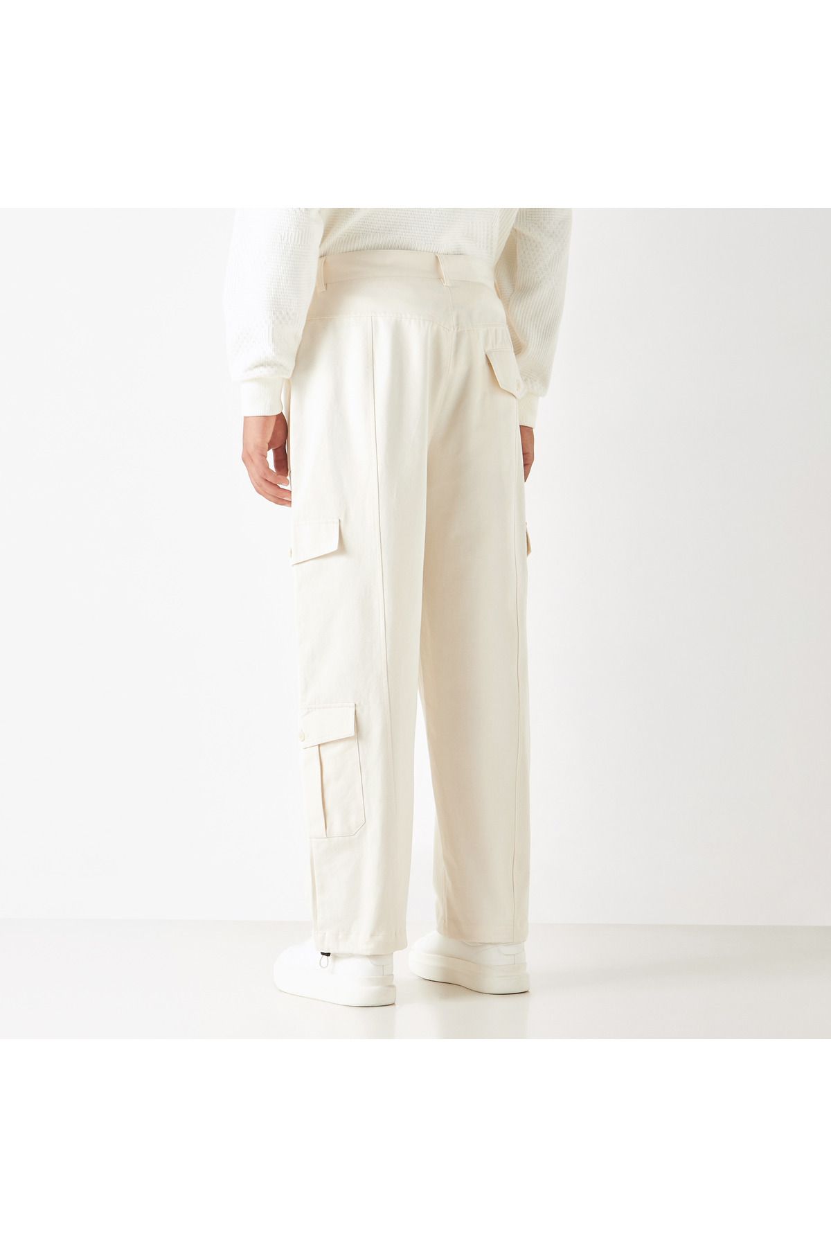 Iconic-Solid Relaxed Fit Pants With Pockets 2