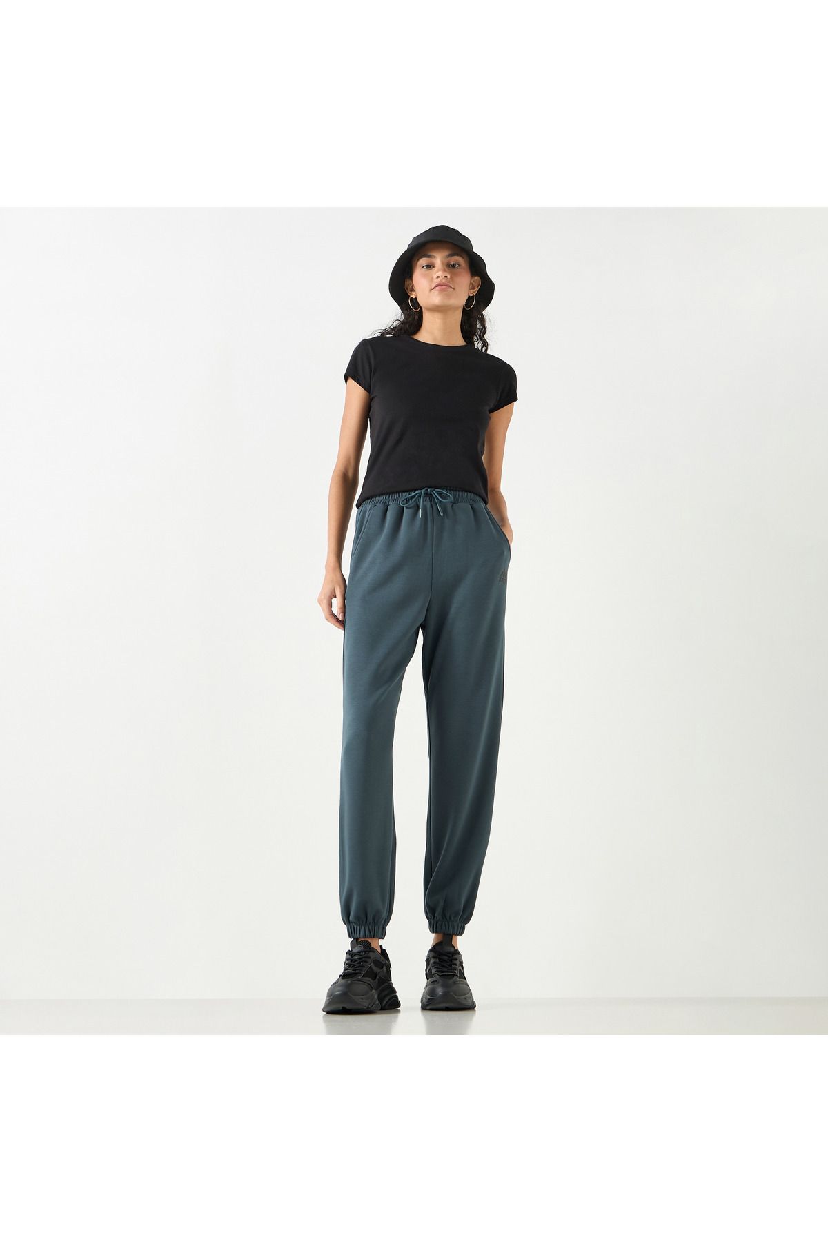 complete the look image
