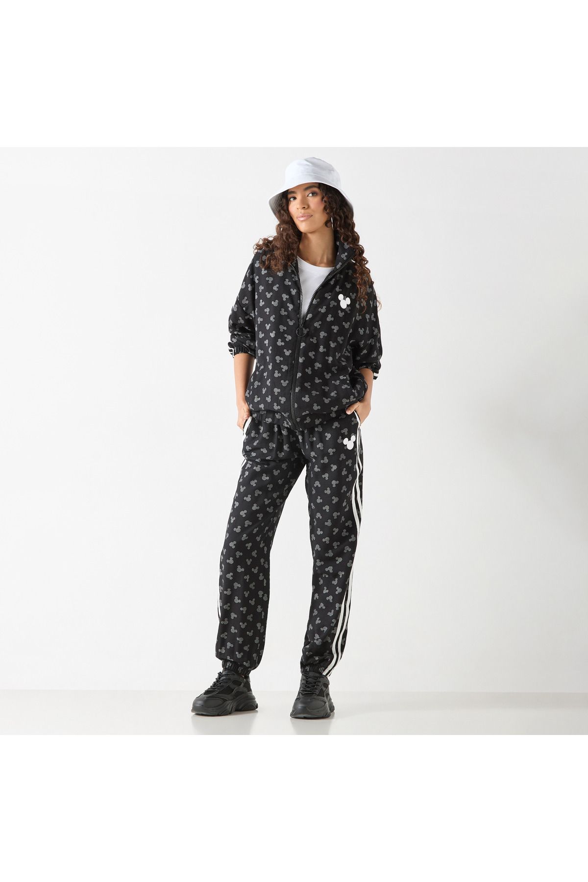 SP Characters-Mickey Mouse Print Jacket With Long Sleeves And Zip Closure 2
