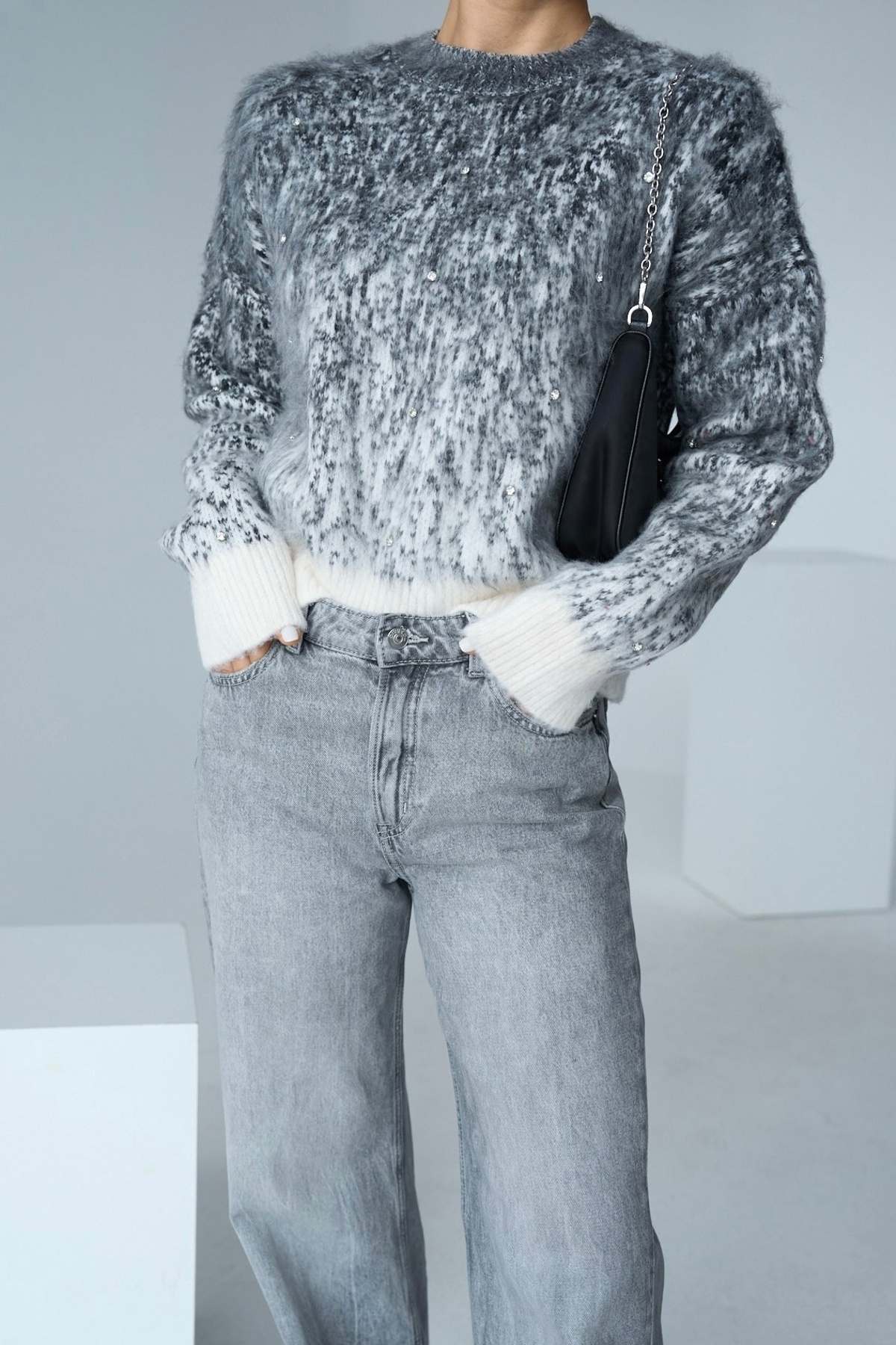 Ritnice-Women's Snowy Stone Feather Sweater 2