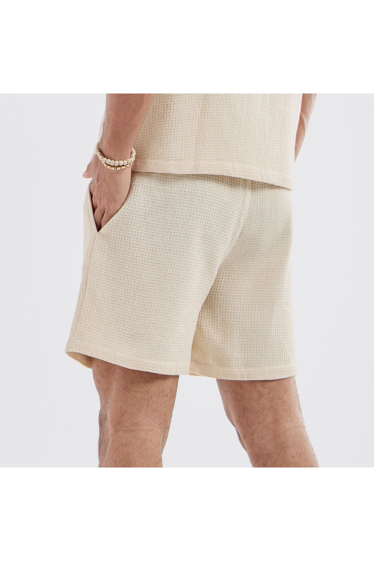FAV-Textured Shorts With Drawstring Closure And Pockets 3