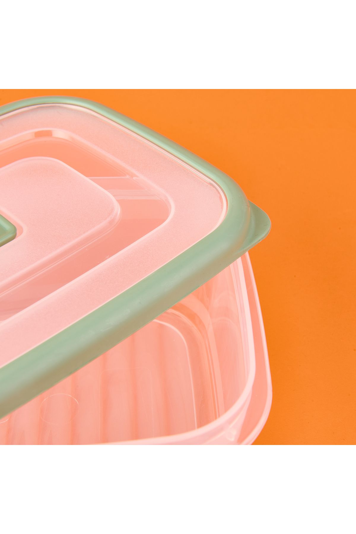 Gondol-The Transparent and Green Colored 1 Lt Plastic Storage Container Provides Durable and Practical Use. 4