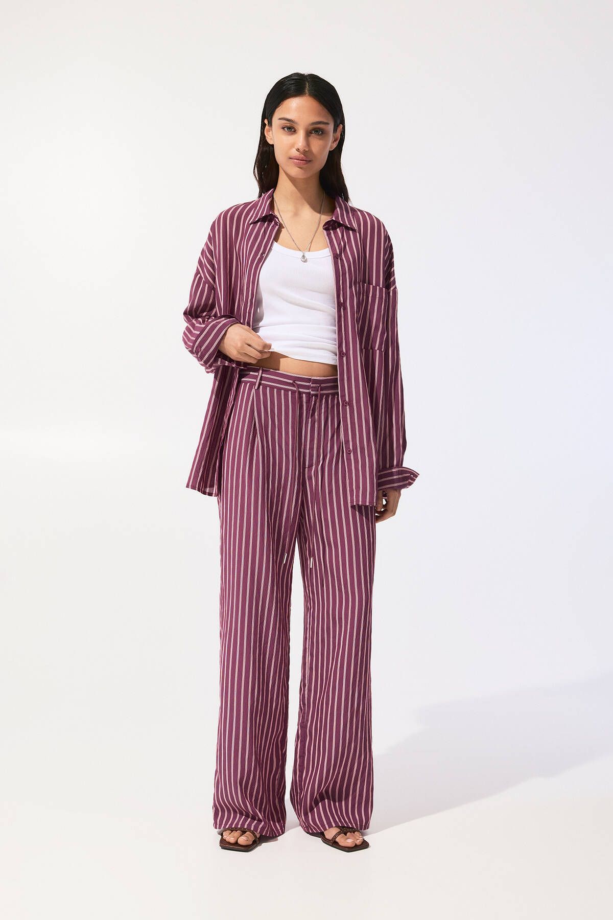 خرید شلوار جاگر زنانه مدل پیجامه راه‌راه  Pull & Bear