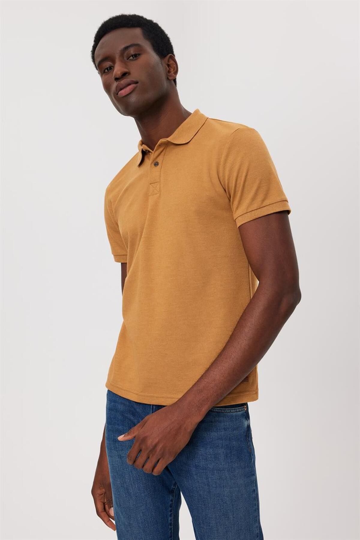 تی شرت زرد مردانه مایل اورجینال Lee Cooper