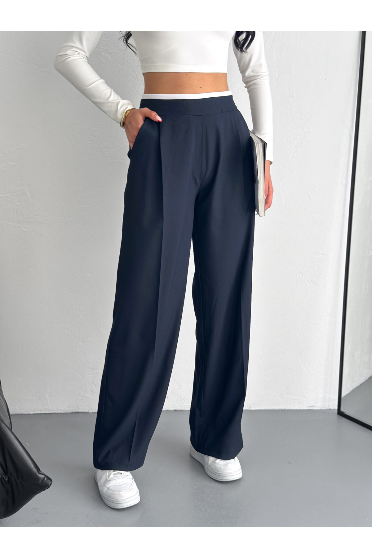 WOMEN'S PALAZZO TROUSERS WITH DETAILED WAIST, SIDE ZIPPER CLOSURE