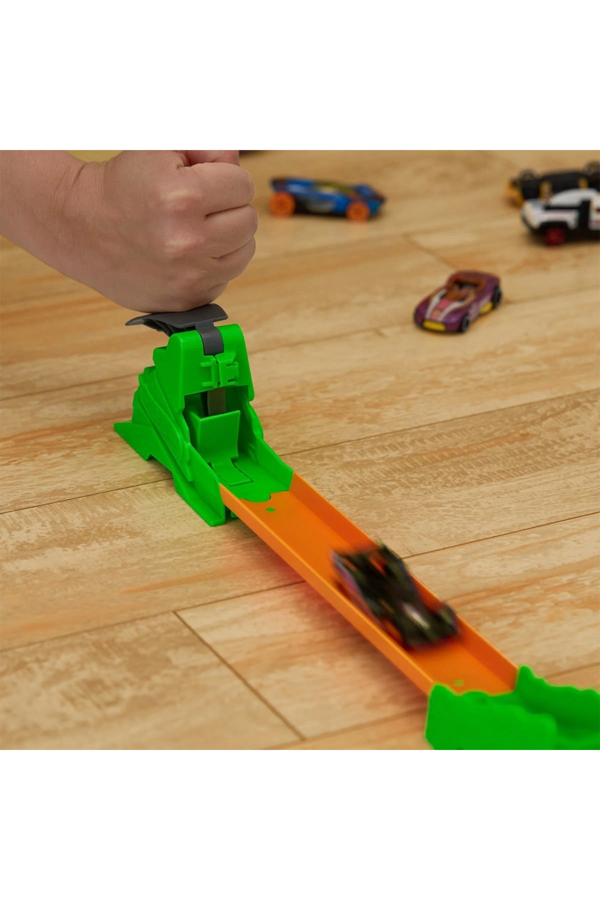 HOT WHEELS HKX47 Track Builder Heyecanlı Atlayış Akrobasi Seti fotoğrafı 3 (önizleme)