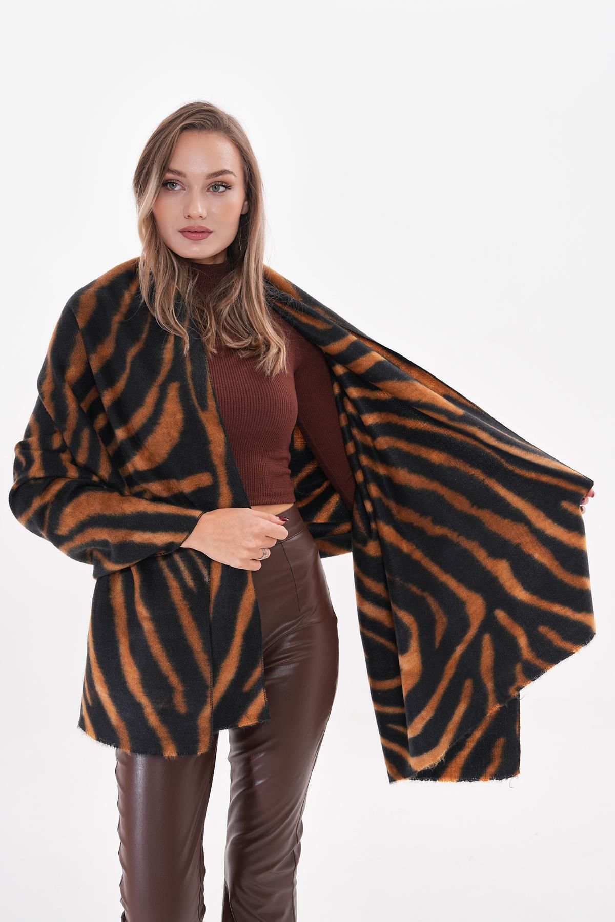 Luminos Butik-وشاح صوف Mürup Zebra Motif - شال كتف / شكل واحد فقط متاح 3
