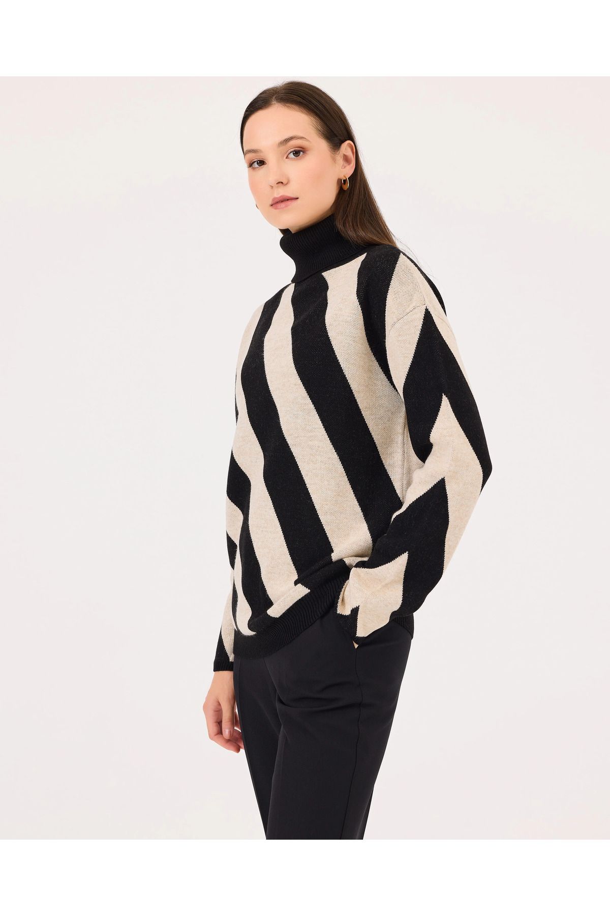 SEÇİL-Striped Knitting Sweater with Streifen Collar 3