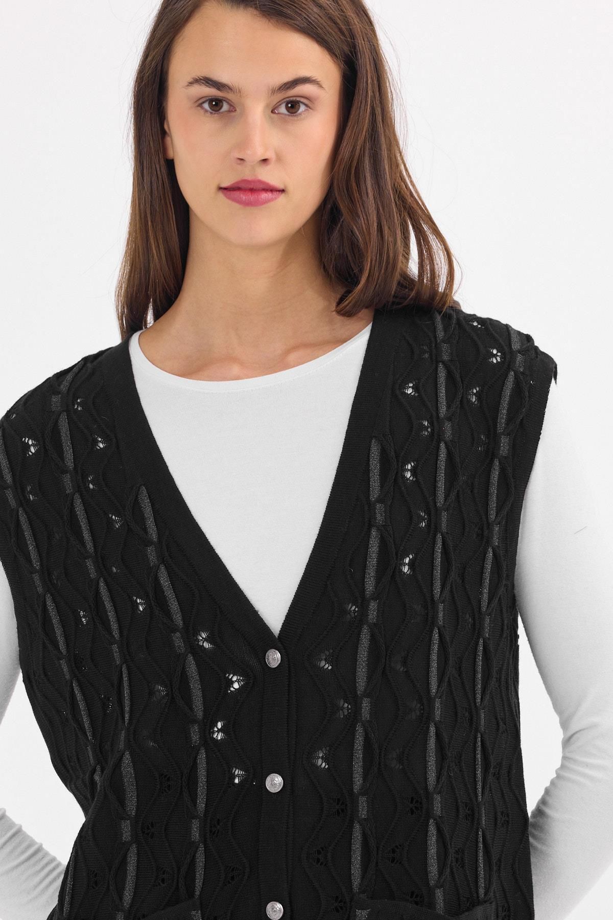 Uludağ Triko-Women's Black Silvery Twisted Patterned Buttoned Seasonal Knitwear Long Vest 2