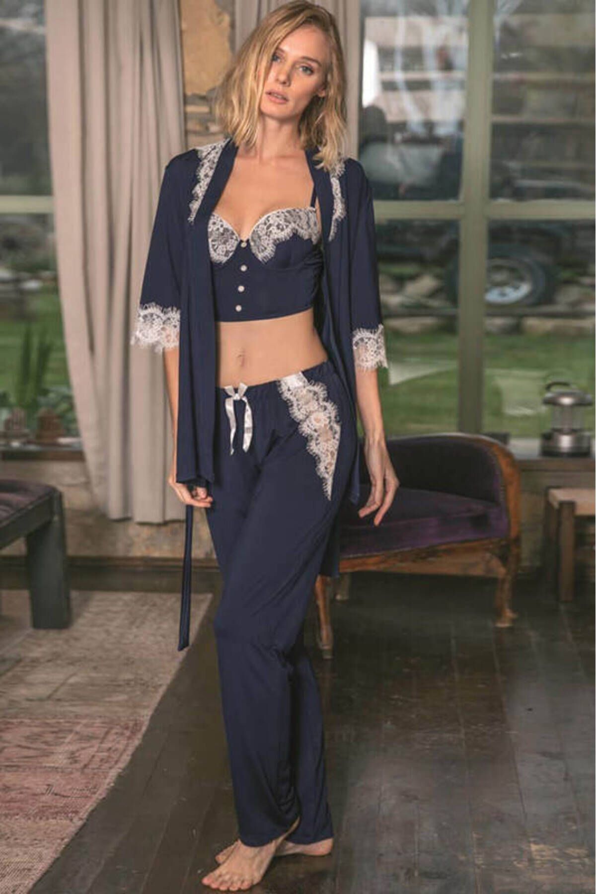 SheyMa Giyim SheyMa stl Lacivert Dantel Detaylı Büstiyerli Pijama Sabahlık Takımı 4788