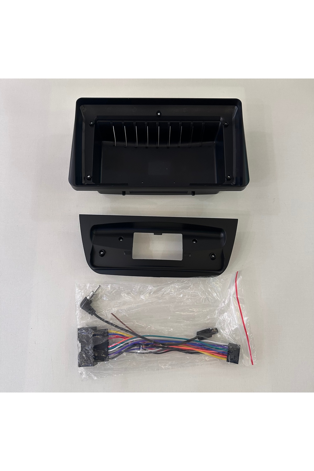 HİFİAUDİO FORD COURİER DELUXE MULTİMEDYA ÇERÇEVESİ 9 İNC - Fiyatı