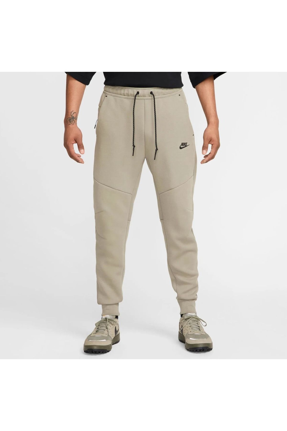 complete the look image