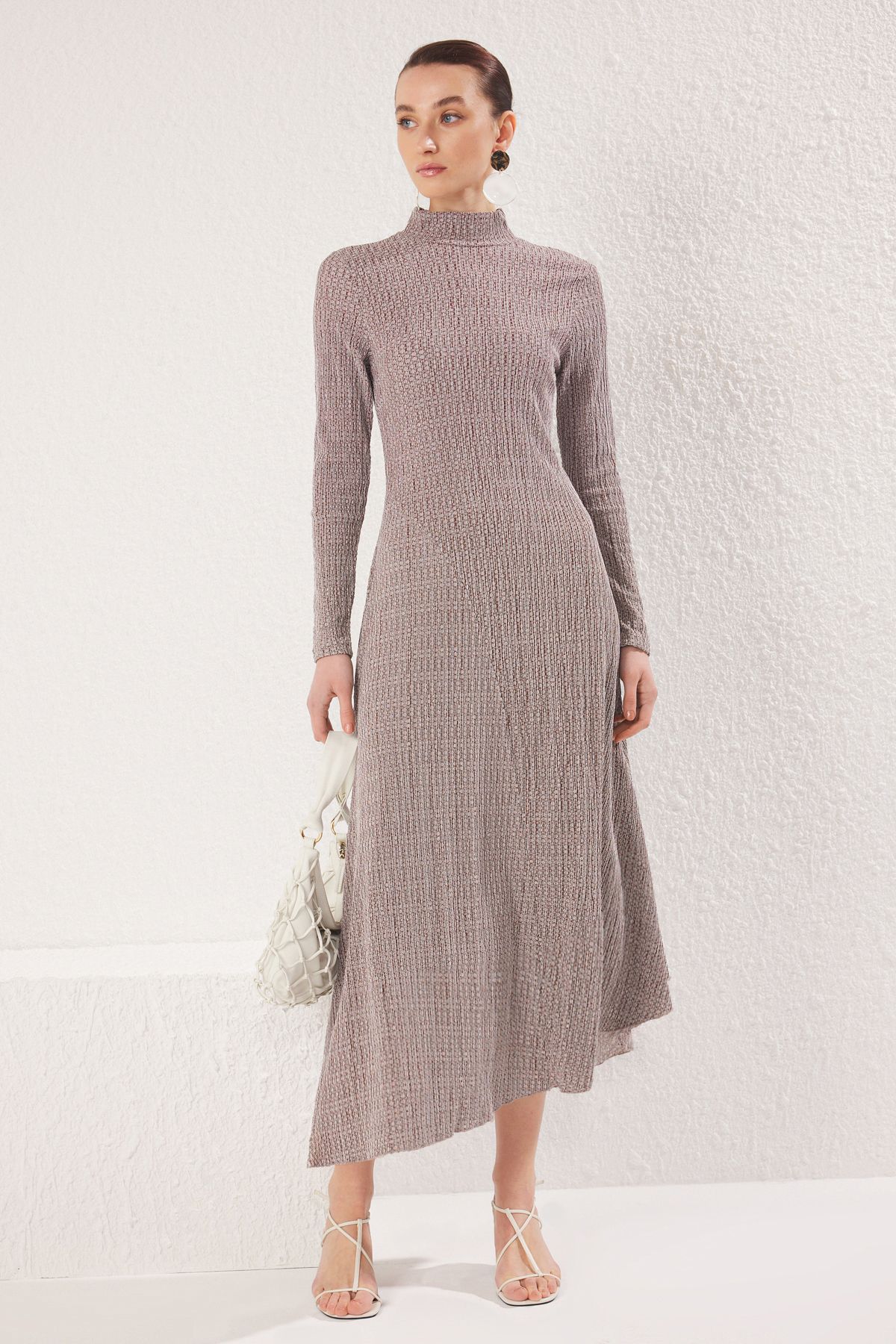 Trendyol Modest Brązowa Dzianinowa Sukienka Kopertowa Z Teksturą Tctss25eb00041 Kobieta - XL