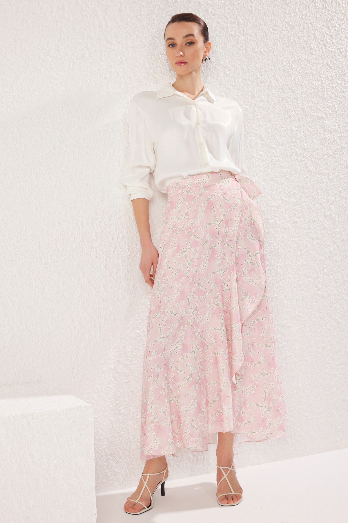 Trendyolmilla  Pudra Çiçekli Kruvaze Dokuma Etek TCTSS25EE00006 - Görsel 5