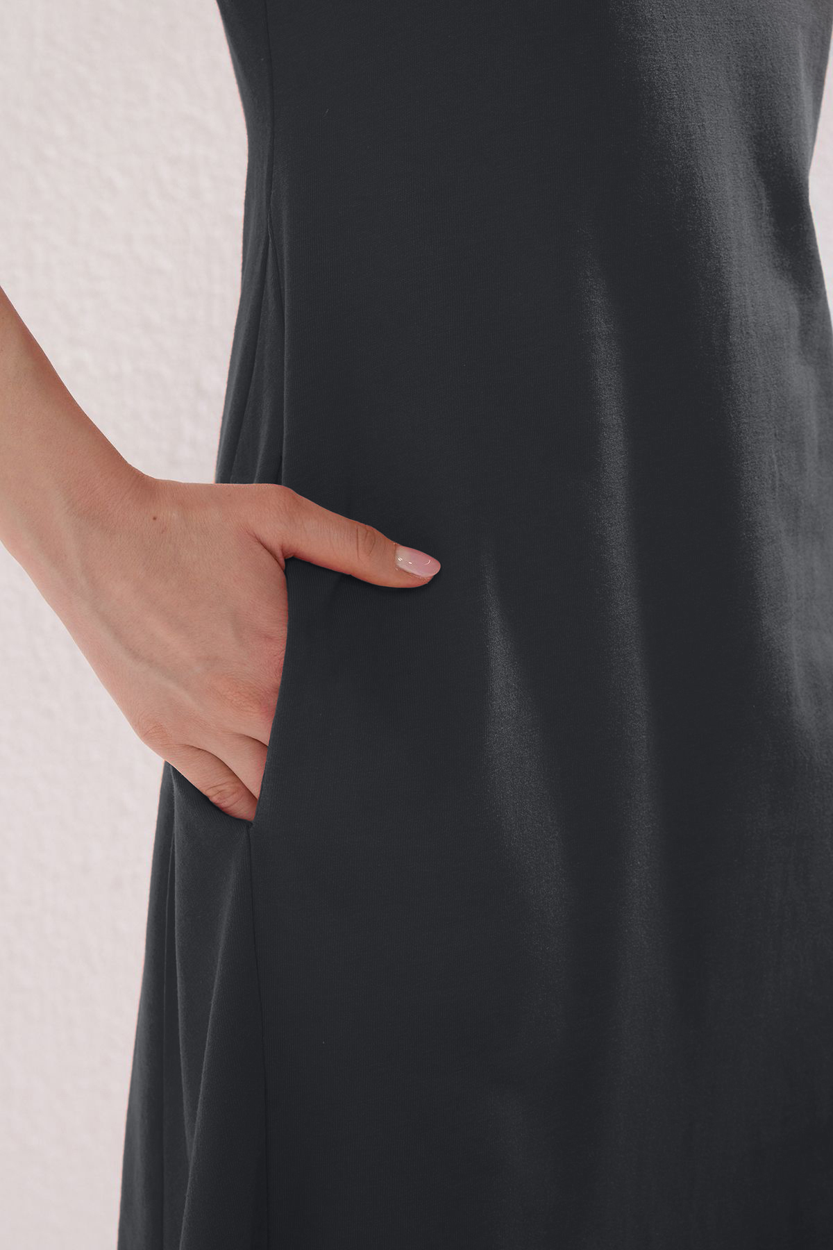 Trendyolmilla  Antrasit Düz T-shirt Elbise Cep Midi Örme Elbise TWOSS24EL00169 - Görsel 3