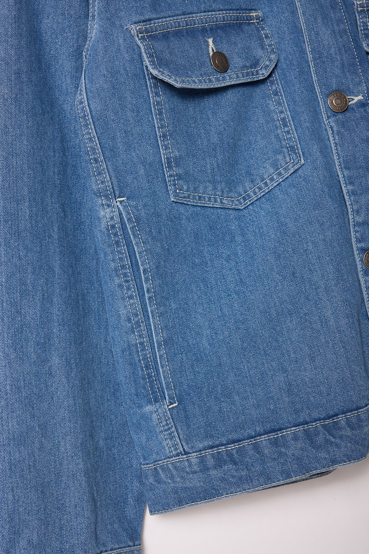 Trendyol Collection-Blaue Unisex-Jeansjacke TMNSS25CE00006 7