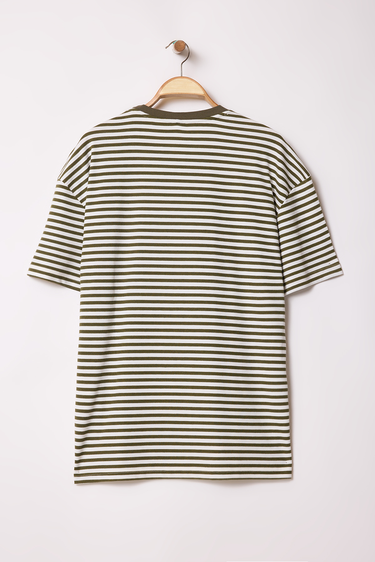 Trendyolmilla  Haki-Ekru Çizgili Oversize/Geniş Kesim Dokulu T-Shirt TMNSS25TS00081 - Görsel 6