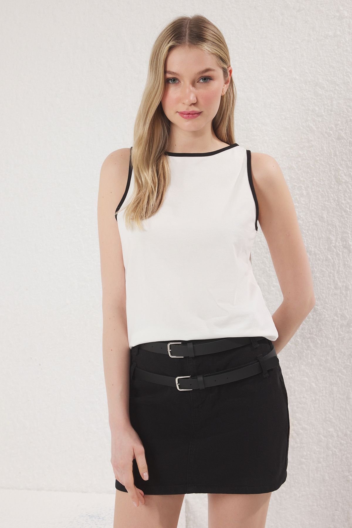complete the look image
