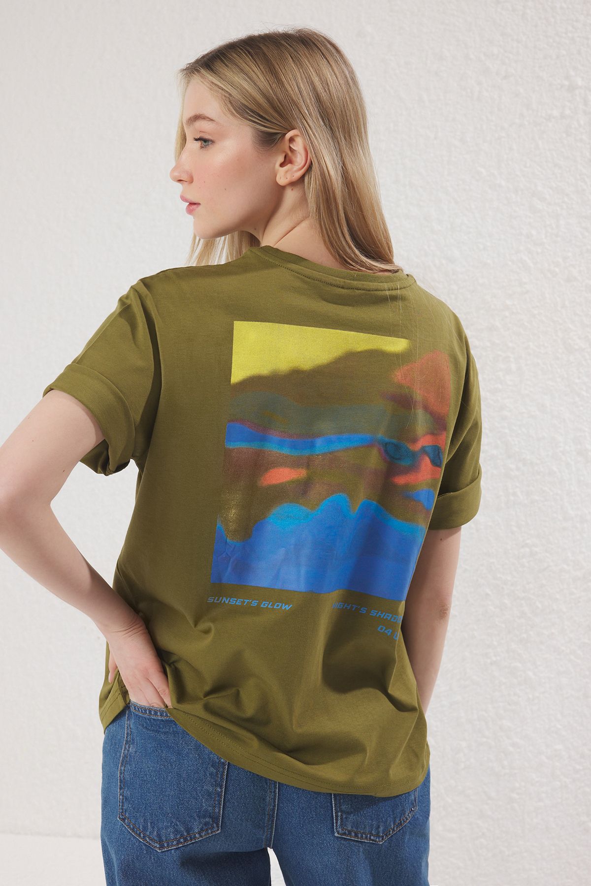 Trendyol Collection Khaki Premium 100% Bawełna Drukowana Luźna/wygodna Dzianinowa Koszulka T-shirt Twoss24ts00172 Kobieta - XS
