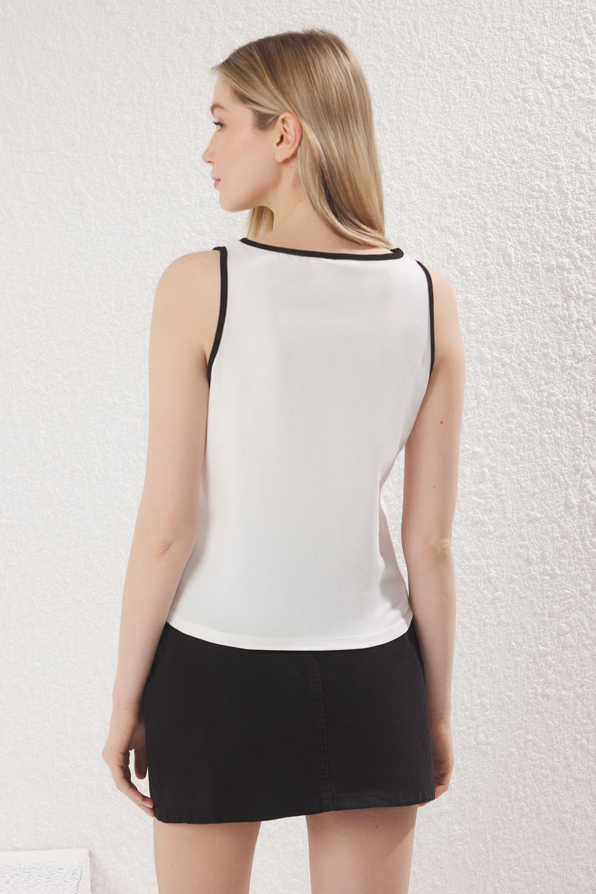 Trendyol Collection-Ecru Cotton Regular/Normal Fit Flexible Knitted Undershirt Twoss25Al00040 4