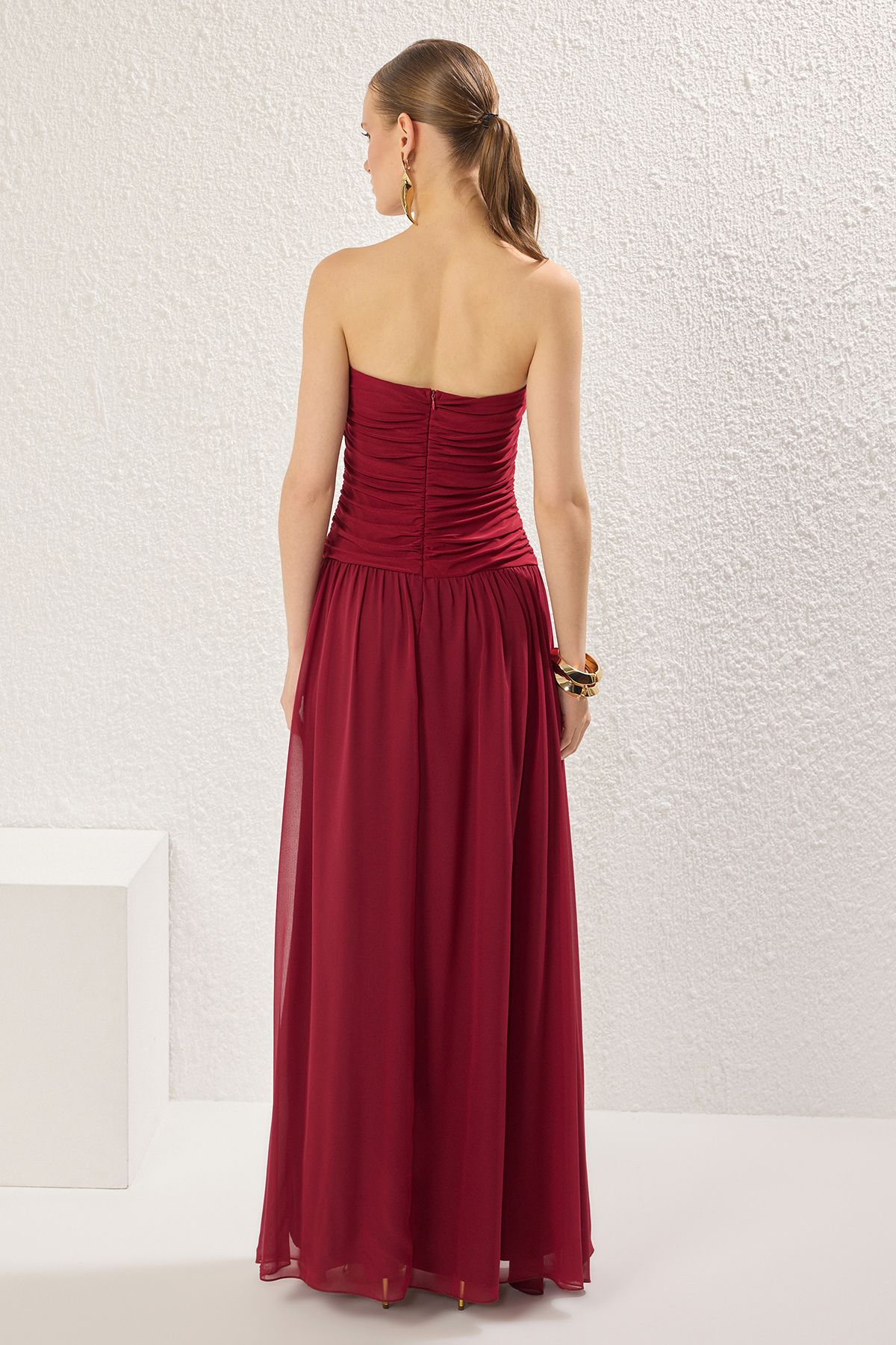 Trendyol Collection-Dunkelkirschfarbenes, drapiertes, gewebtes Chiffon-Langflug-Abendkleid mit A-Linie und schickem Abschlussballkleid TPRSS25AE00151 4