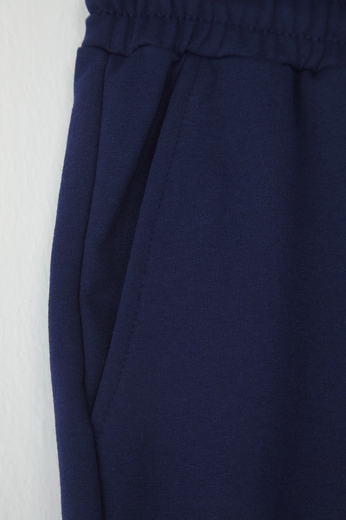 Trendyolmilla  Indigo Regular/Normal Kesim Orta Boy Lastik Belli Bağcıklı Duble Paça Şort TMNSS21SR0046 - Görsel 17