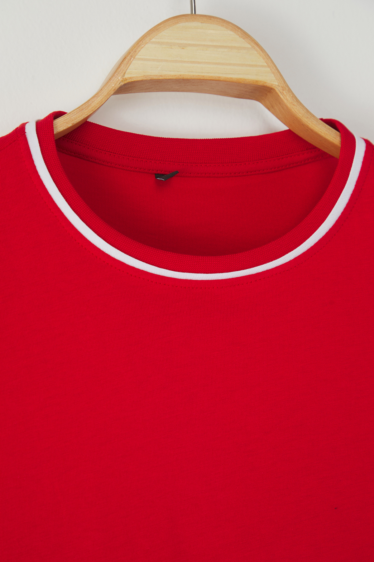 Trendyol Curve-Red Crew Neck Piping Részletes Basic Plus Size póló TBBSS25BF00050 7