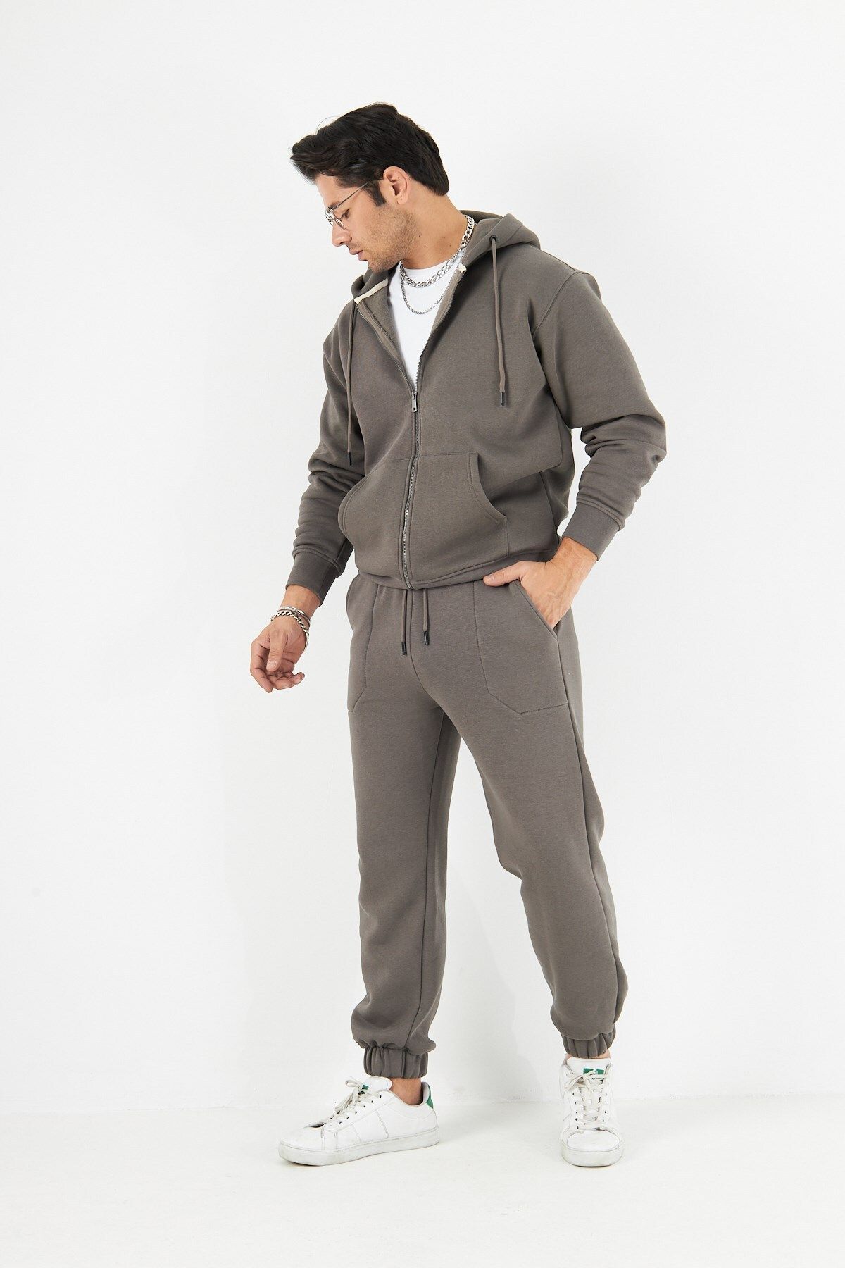 Gia-Art-Kangaroo Pocket Hooded Zipper Closure Waist and Elastic Leg Bottom Top Tracksuit Set with Pockets 3