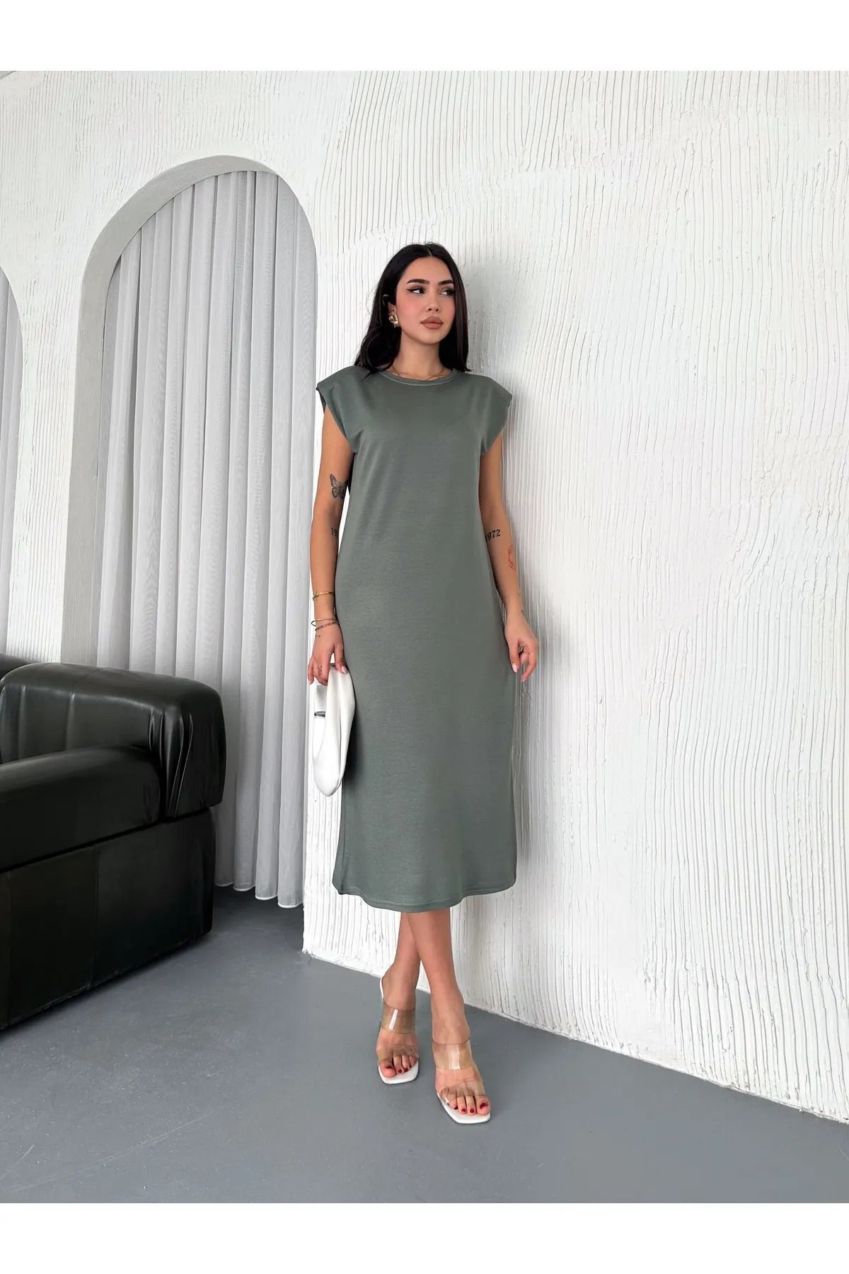 sportiness-Soft Texture Slit Padded Modal Fabric Midi Dress Texture 2