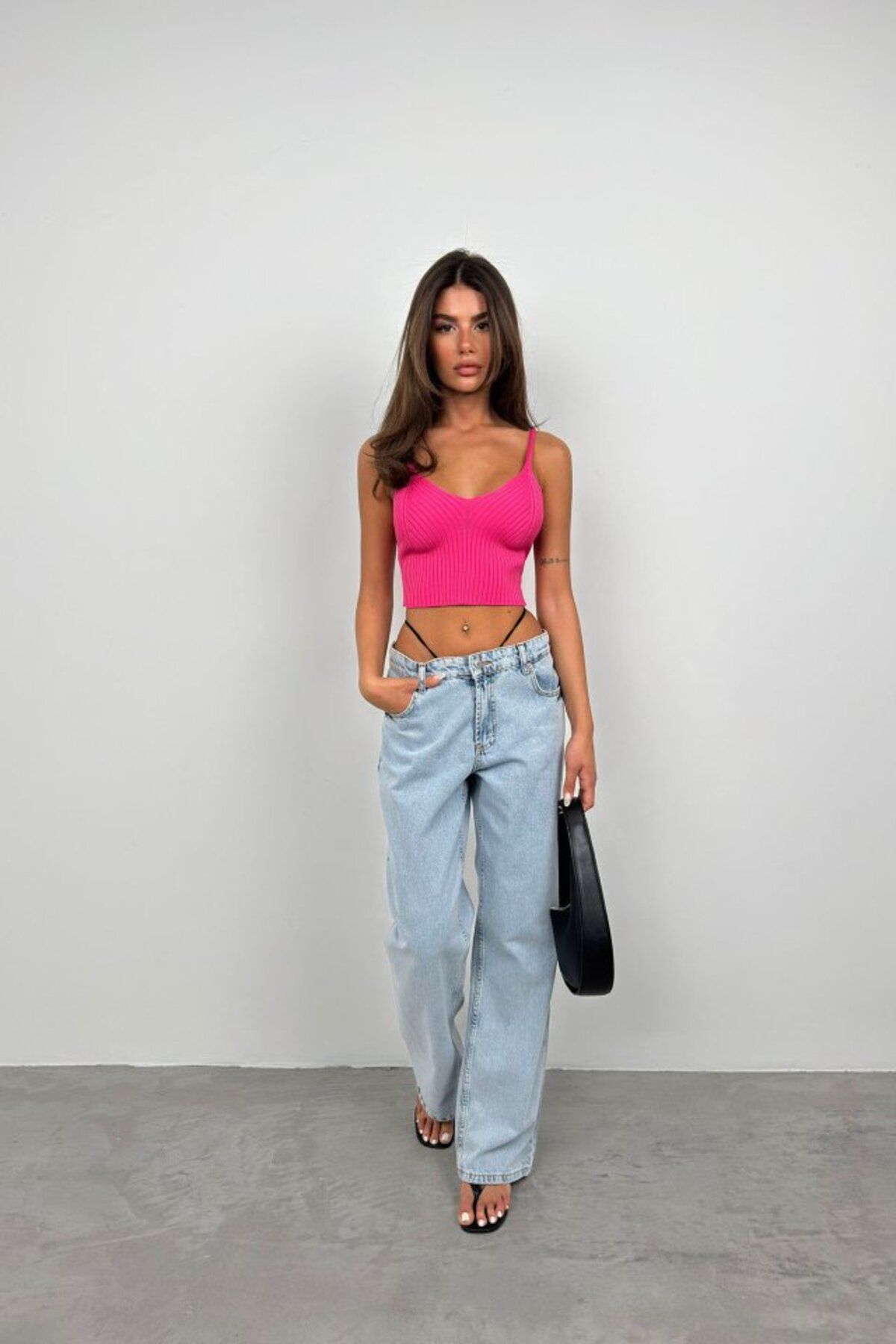 MHT STORE V Yaka Crop Bluz