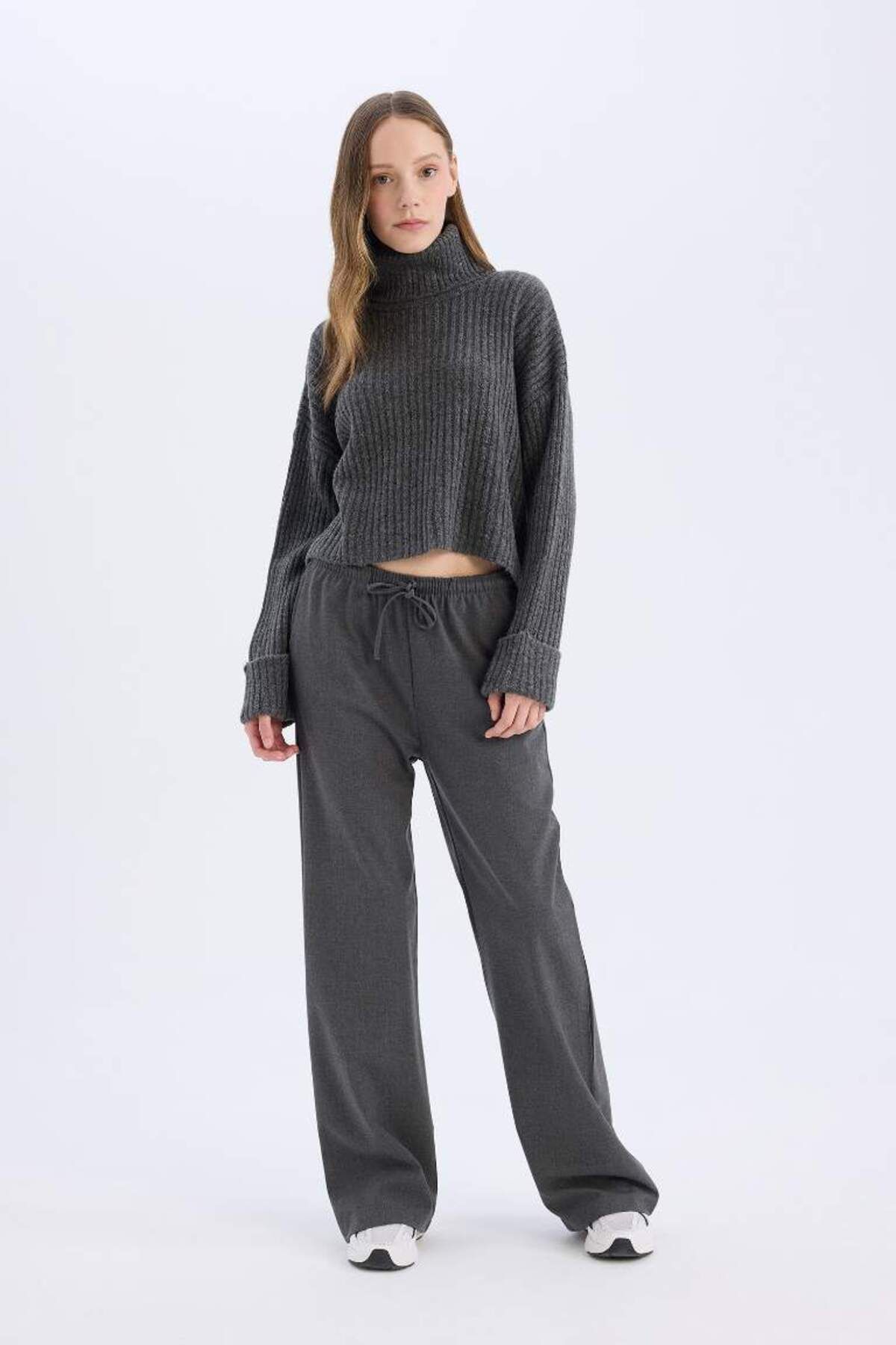 DeFacto-Cool Sweatpants with Wide Leg and Elastic Waist - Lace-Up Pocket 3