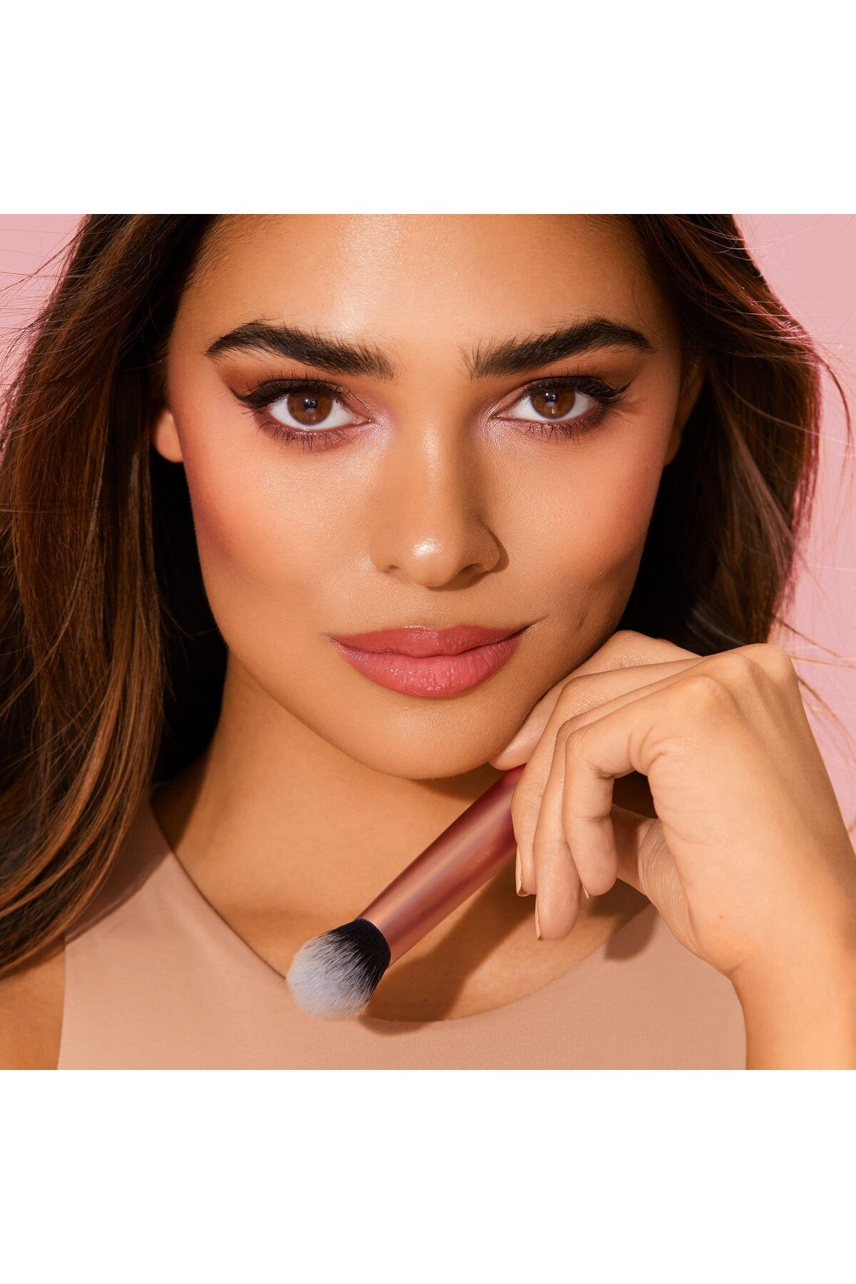 Real Techniques-Expert Face Foundation Brush, Dense Bristles for Streak-Free Buffing, Orange, 1 Count 3