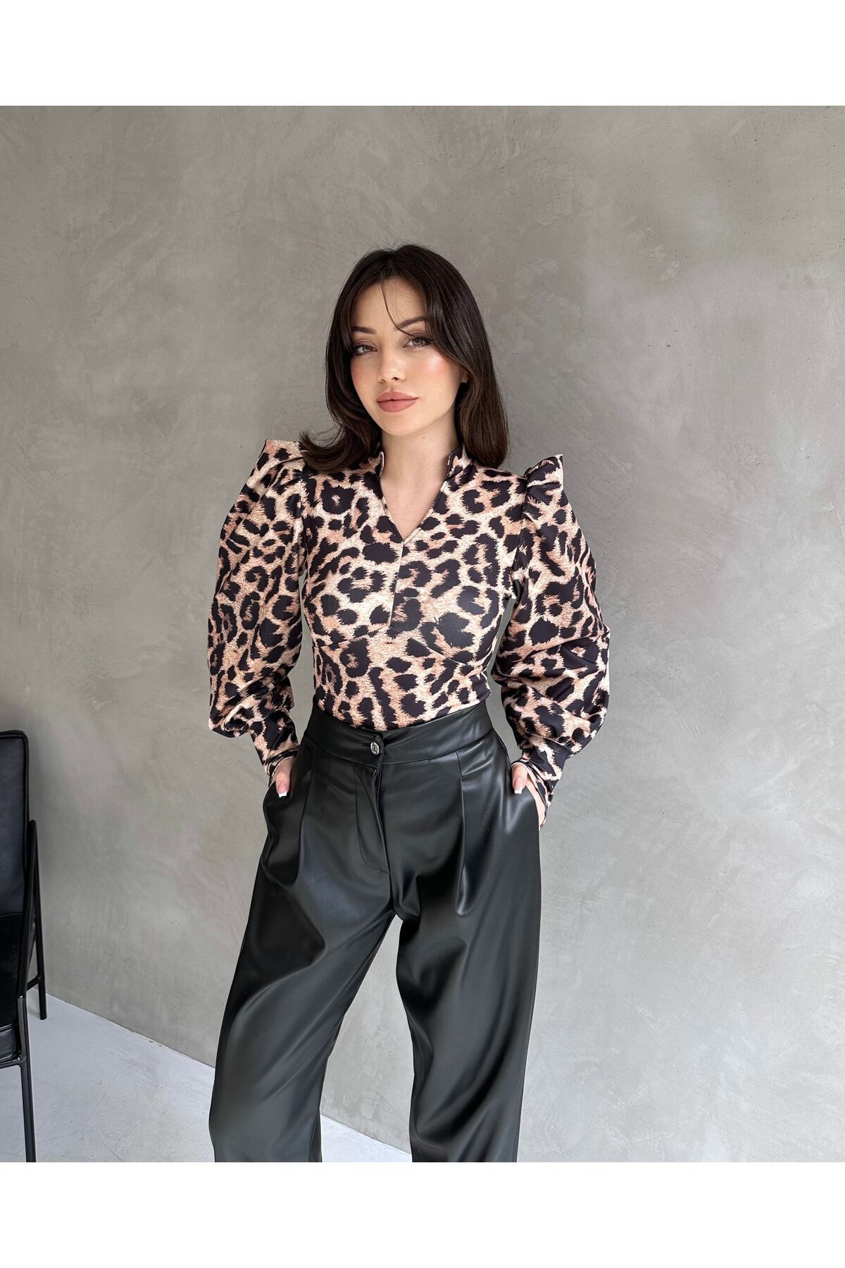 OEM Hakim Yaka Leopar Desenli Dalgıç Bluz