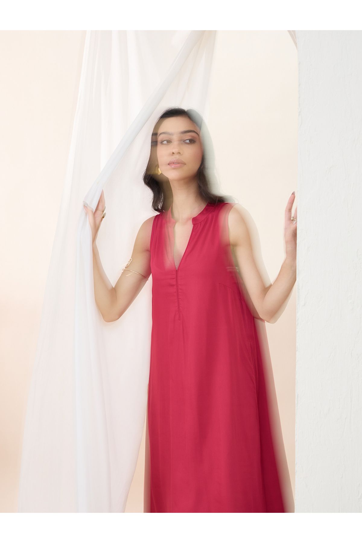 Femmella By Styli-كورتا طويلة بدون أكمام وياقة ماندرين مع بنطلون مستقيم 2