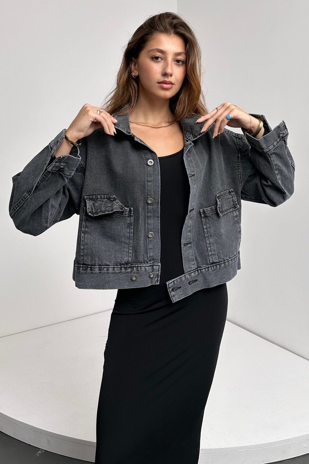 1001moda-Double Pocket Waist Button Detailed Denim Jacket 4