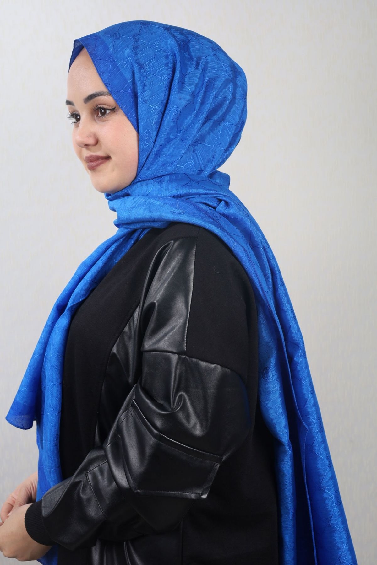 PİRAMİT Şal Cu Monogramă Piramidală - Model-01 - Culoare-10 Femeie - 70 x 180