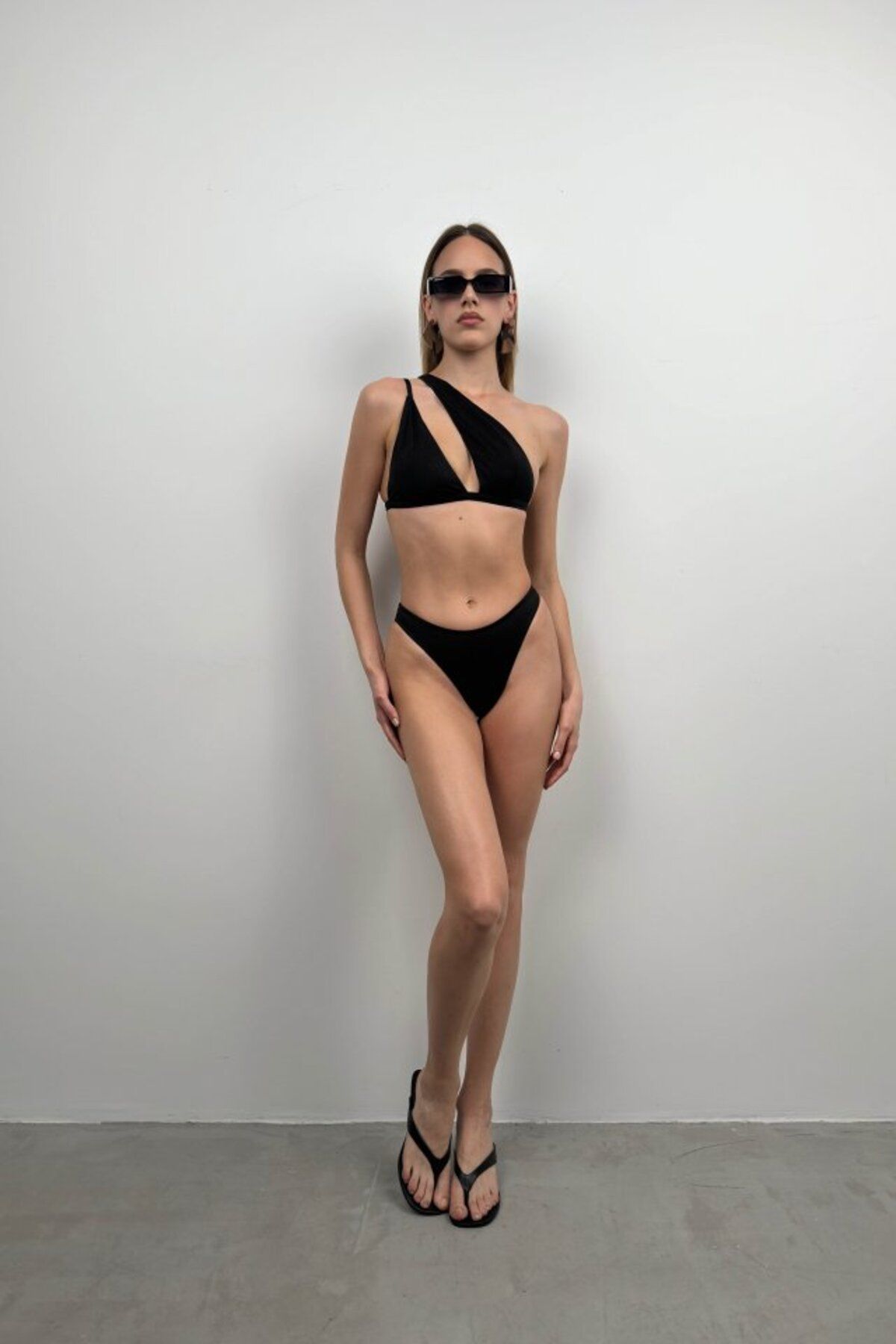 Deridün Yıldız Shoes Tek Omuz Bikini Takım