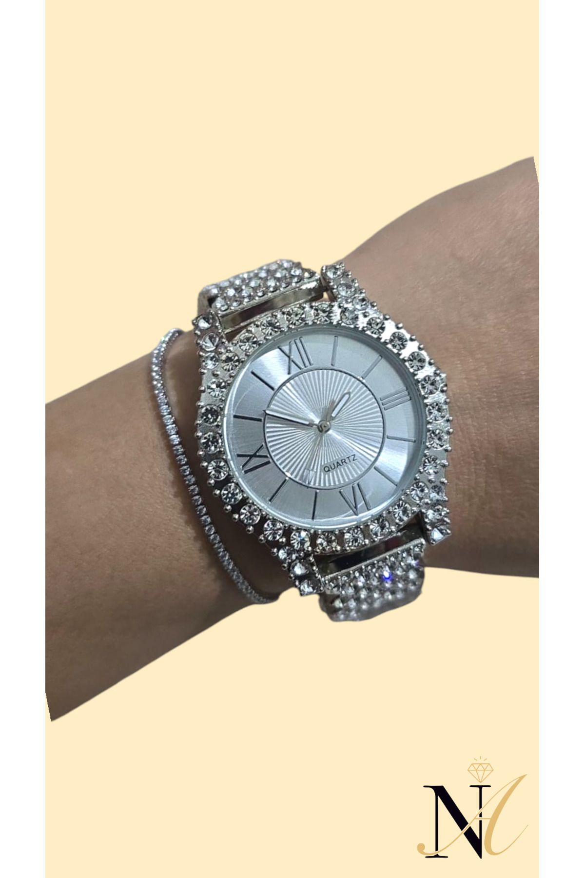 naaksesuar-Oval Design Women's Watch with Stones 4