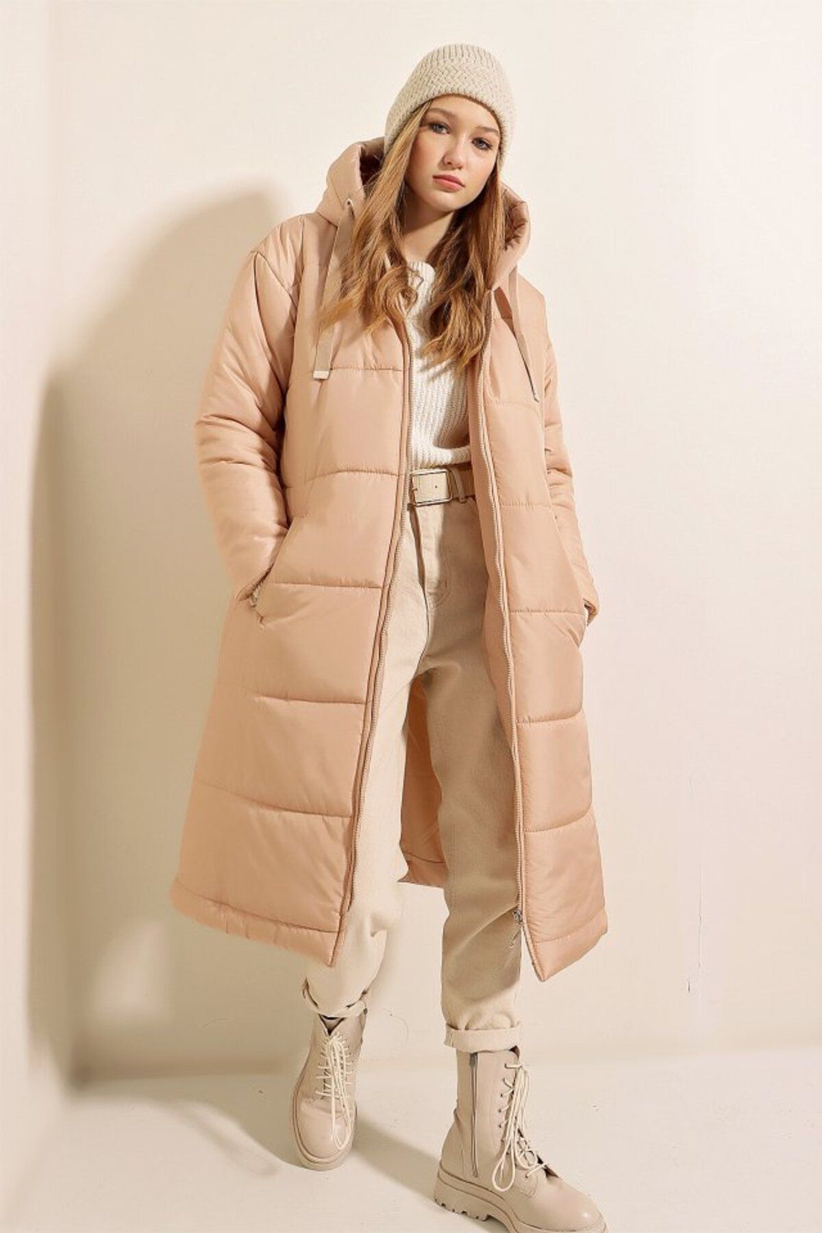 1001moda-5120 Model Hooded Long Mink Puffer Coat 4