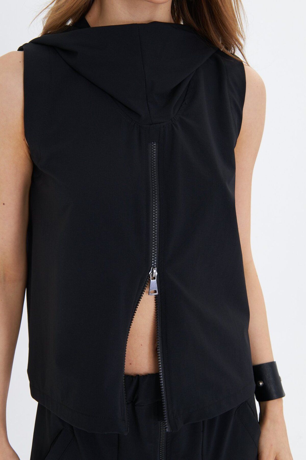 LAMANTE-Black Blazer with Zipper Detail Hooded 7