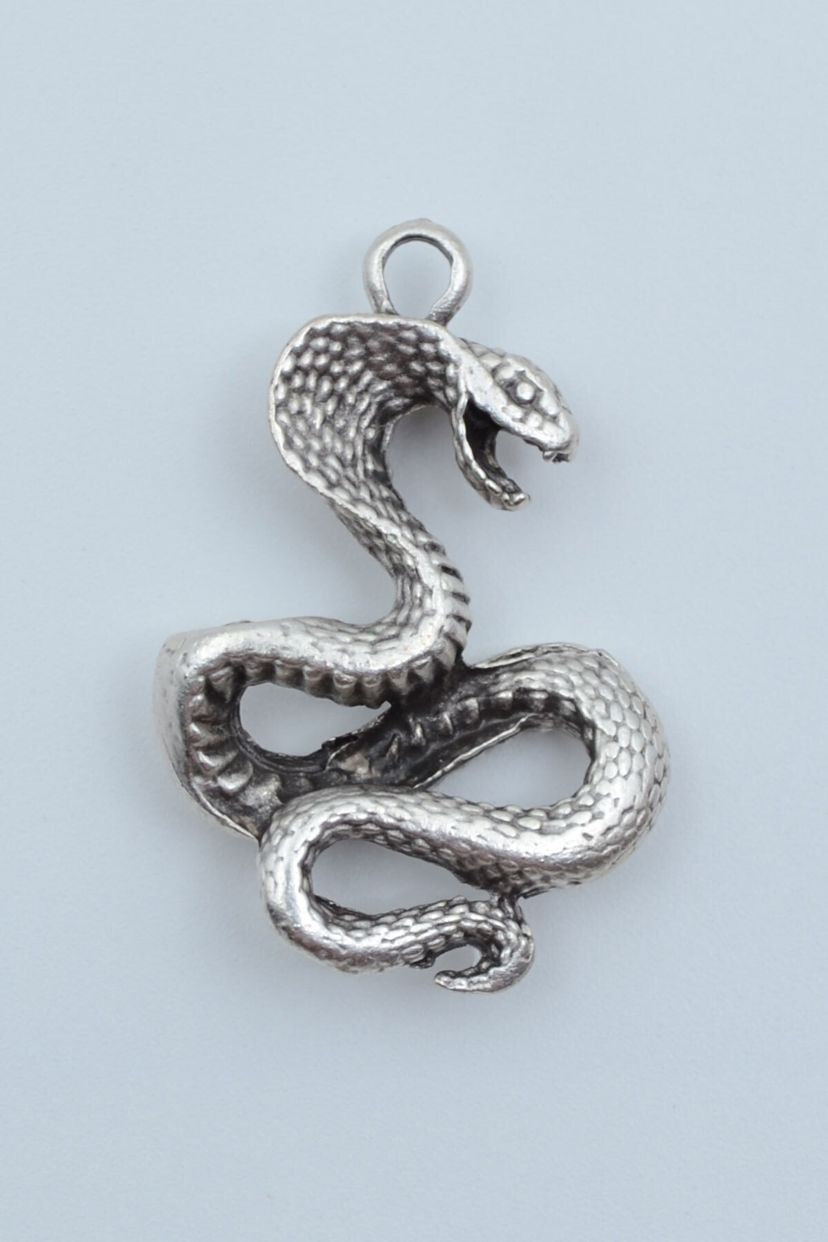 Bu Farklı Kobra Yılan Gümüş Kaplama Kolye Ucu