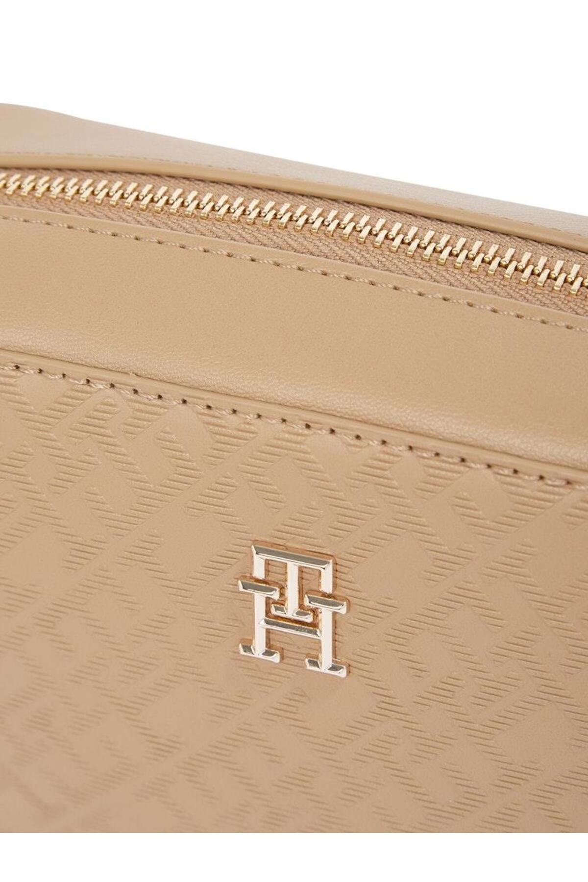 Tommy Hilfiger-Women's Th Distinct Camera Bag Mono Crossbody Bag 5
