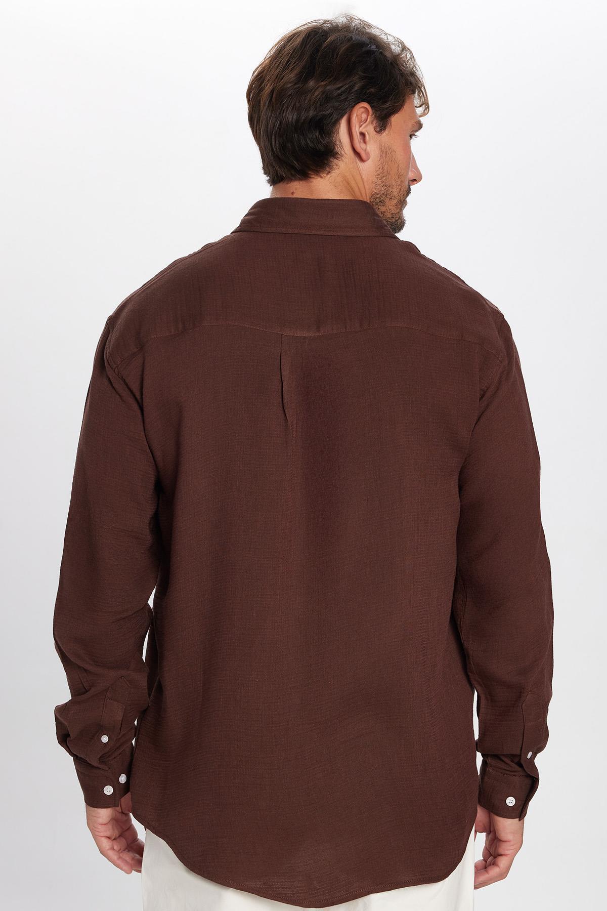 Tudors  Erkek Relax Fit Rahat Kesim Oversize Müslin Viskon Pamuklu Tek Cepli Düz Kahverengi Gömlek - Görsel 5
